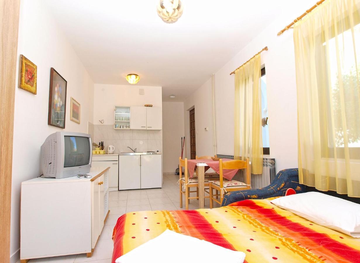 Apartments Puntizela 727 Pula Luaran gambar